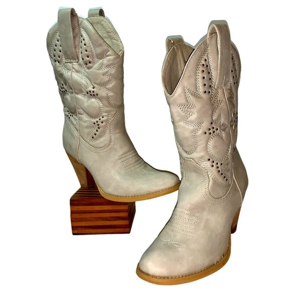 Very Volatile Western Inspired Womens Cowboy Boots Taupe Beige Size 7.5 EUC - Picture 1 of 14